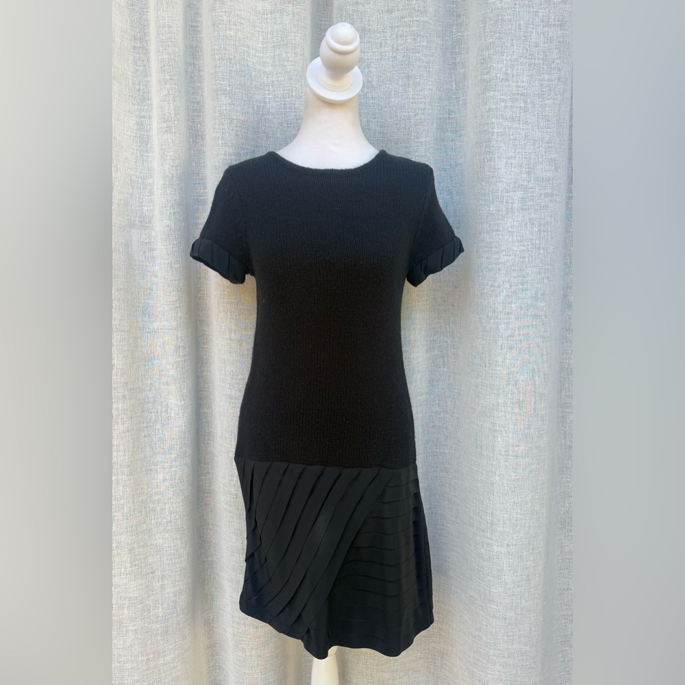Sine black knitted short sleeve mini dress